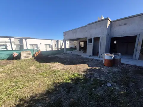 Casa en Venta en Pilar del Este - Santa Elena, USD 190.000