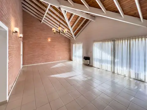 Casa en Alquiler al Norte