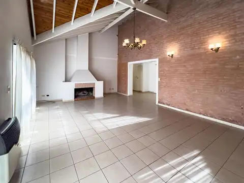 Casa 4 ambientes con 4 baños