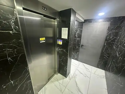 VENTA COCHERA MORENO 250 - ZONA RIO- RAMPA FIJA