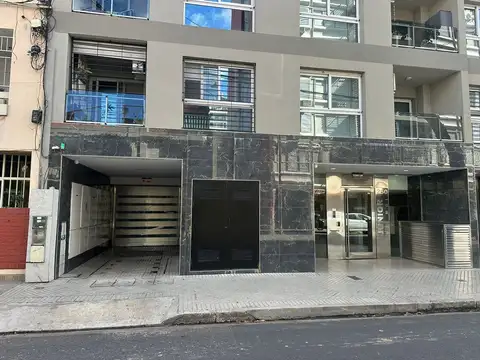 VENTA COCHERA MORENO 250 - ZONA RIO- RAMPA FIJA