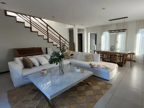 Los Lagos alQUILER ANUAL Y TEMPORARIO CON MUEBLES , SOBRE LOTE INTERNO, SOL TODO EL DÍA!