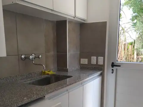 Casa en Alquiler Temporal con 2 cocheras