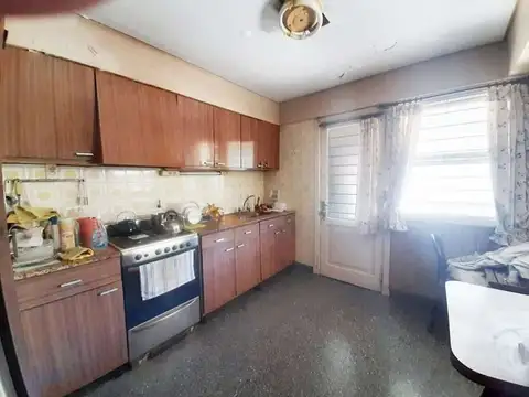 Depto Tipo Casa 4 ambientes con 2 baños