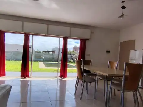 VENTA - Casa - 2 dormitorios - Piscina - Funes Town, Funes