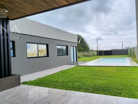 Casa 5 ambientes con 2 baños