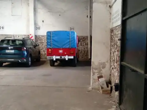 Concordia - Cochera  con capacidad para 31 vehículos ! 900 m2.