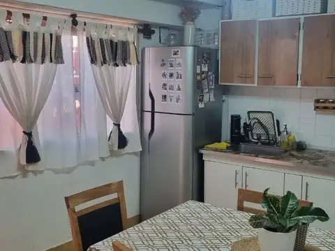 Depto Tipo Casa 2 ambientes con 1 baño