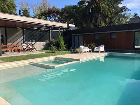 Casa en Venta en Barrio Parque Leloir, USD 550.000