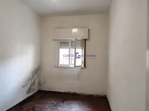 Casa de 3 ambientes en terreno de 8,66 X 21,65 con patio, cochera y terraza