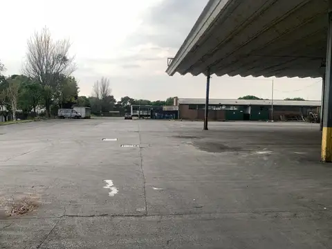 DEPOSITO DE 530 M2 EN INMEJORABLE UBICACION SOBRE PANAMERICANA OLIVOS