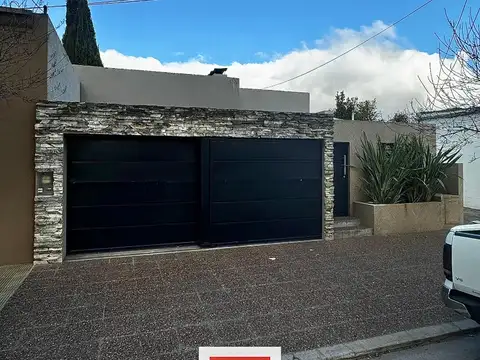 VENDEMOS EXCEPCIONAL CASA