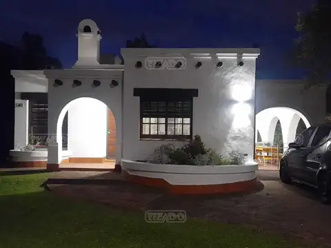Casa  en Venta en Banco Provincia, Francisco Álvarez, Moreno