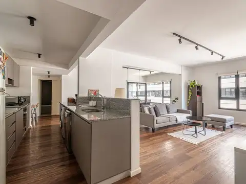 VENTA- 4 AMB CON BALCÓN Y COCHERA EN PRIMA FLORES