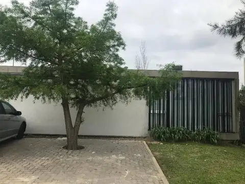 Casa en Alquiler en Joaquin Gorina, Partido de La Plata