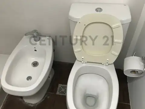 Casa en Alquiler de 2 dormitorios con pileta en Barrio Cerrado
