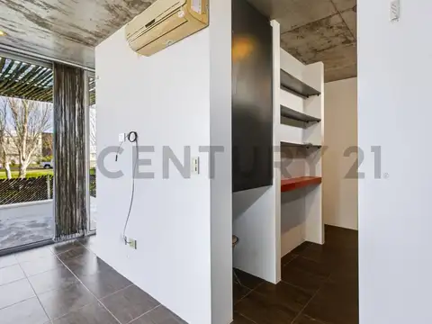133 y 477 100, Piso 0