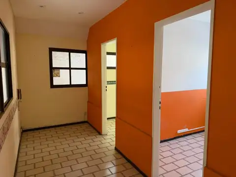 Adrogue oficina en alquiler en edificio apto profesional