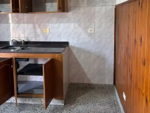 Depto Tipo Casa en Alquiler de 2 ambientes