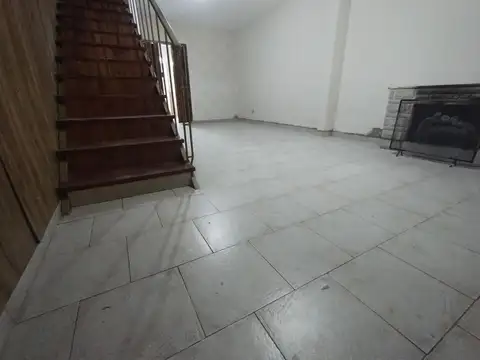 Casa en Venta en Castelar, USD 100.000