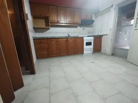 VENTA CASA DUPLEX 4 AMBIENTES CASTELAR