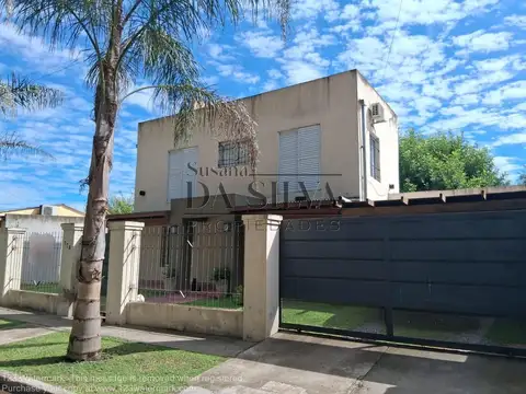 Preciosa Casa con pileta en Marcos Paz Centro!