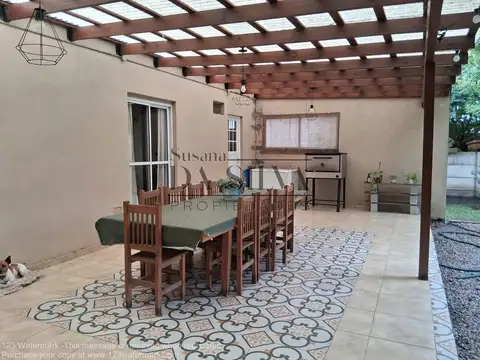 Preciosa Casa con pileta en Marcos Paz Centro!
