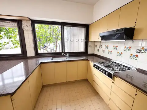 Casa 4 ambientes con 3 baños