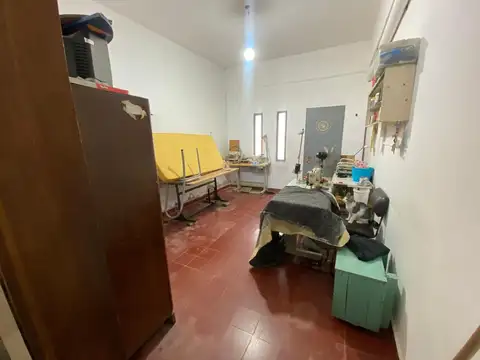 SE VENDE CASA TRES DORMITORIOS -  ZONA TRIBUNALES