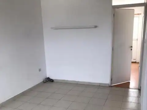 63 e/ 30 y 31 al 1700