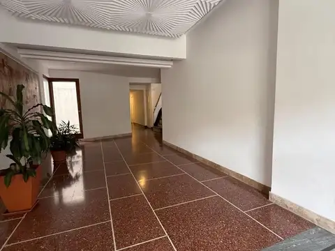 14 De Julio 1700, Piso 2