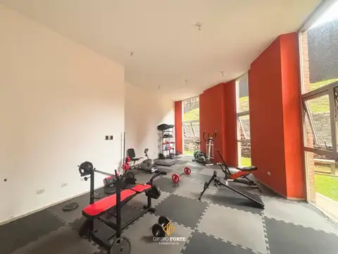 Departamento con cochera en venta en Guemes