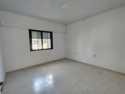 CASA EN VENTA LA PLATA 2 DORMITORIOS