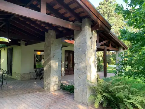 CASA QUINTA VENTA ESCOBAR 3 AMBIENTES CON PISCINA