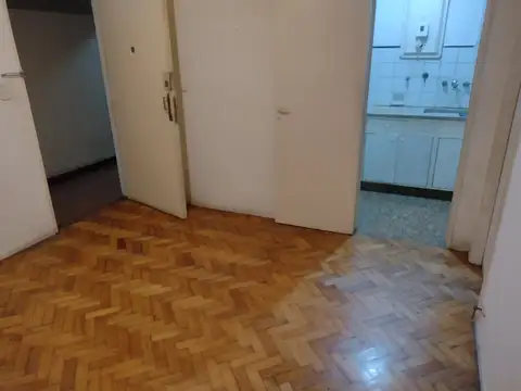 DEPARTAMENTO 2 AMBIENTES INTERNO 2º PISO X ASCENSOR