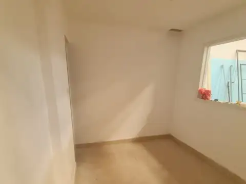 Galpon en Alquiler 34  mts Fondo