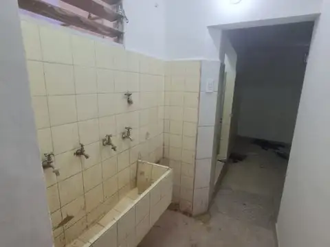 AMPLIO GALPON DE 350 MT²  .ALQUILER