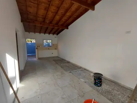 Casa 3 ambientes con 1 baño