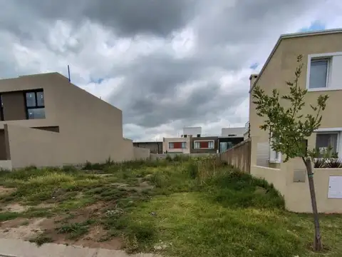 VENTA LOTE EN DOCTA ETAPA 4 360 M2 APTO DUPLEX