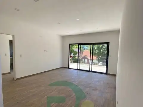 Casa en Venta con 5 cocheras