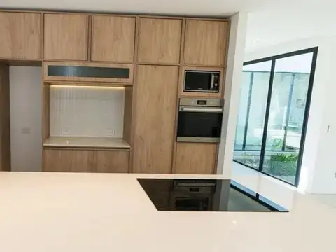 Casa en Alquiler de 3 dormitorios