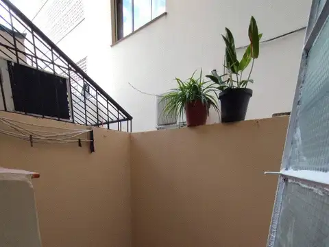 Hipolito Yrigoyen 7400, Piso PB