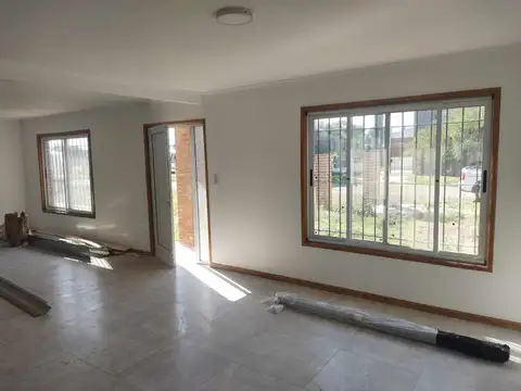 Casa 5 ambientes con 2 baños