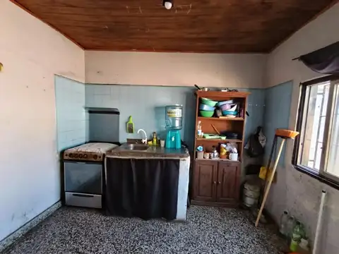 Casa 3 ambientes con 1 baño