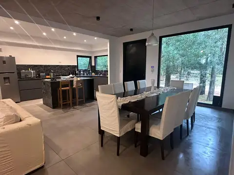 Moderna casa 3 ambientes en alquiler en Mar de las Pampas