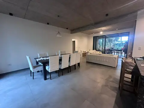 Casa 3 ambientes con 2 baños