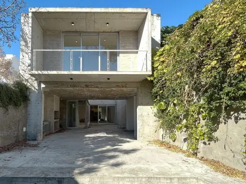Casa 5 ambientes a estrenar | Villa del Parque