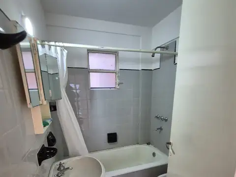 ALQUILER Departamento de 2 ambienes en Belgrano. Excelente ubicación. Muy buen estado. Cocina independiente con lavadero