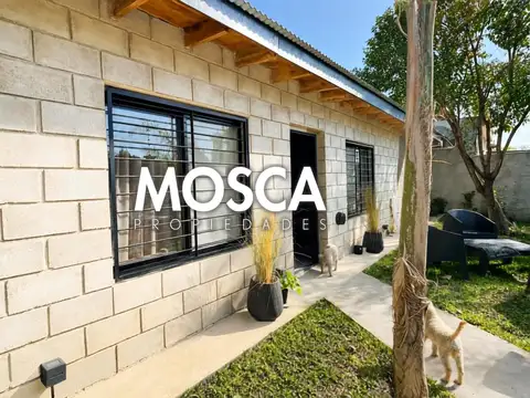 Casa con pileta parque Francisco Alvarez