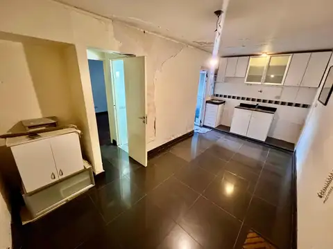 Departamento 2 amb en sarandí a una cuadra de la av. mitre  